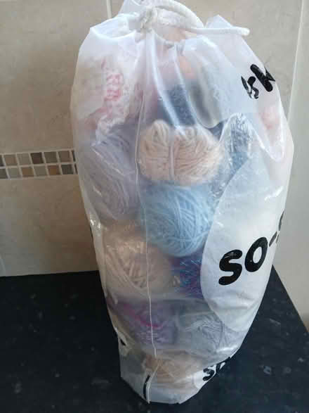 Photo of free A bag of assorted wool (Southdown BA2) #2