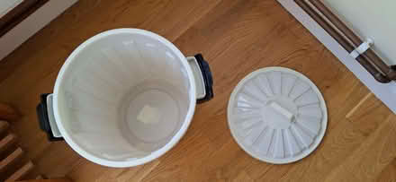 Photo of free Small plastic bin (Lower Broadheath WR2) #2
