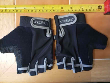 Photo of free Cycling gloves (Slade Green DA8) #1