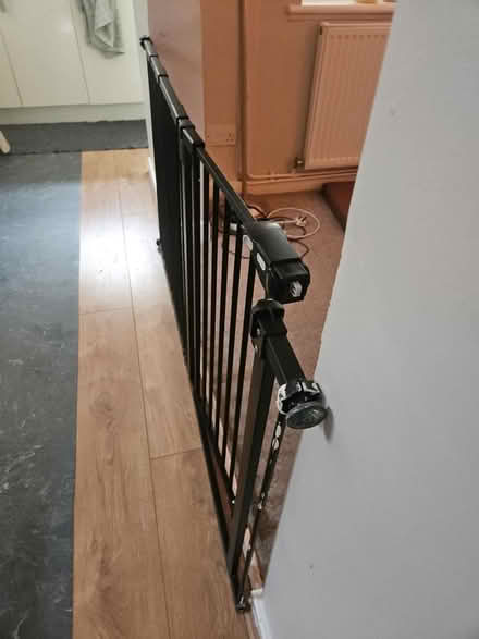 Photo of free Long pet gate 140-147cm (Neston near Station CH64) #3