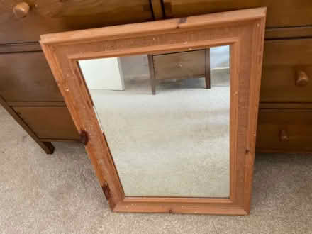 Photo of free Small mirror (M33 5NW) #1