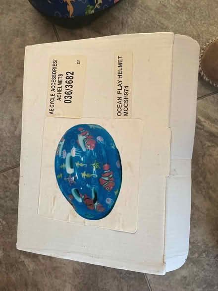 Photo of free Child’s bike helmet (Cox Green SL6) #2