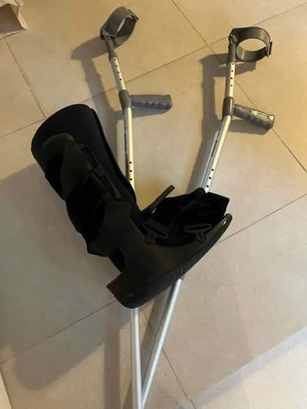 Photo of free Crutches and Fracture Boot (SE15) #1