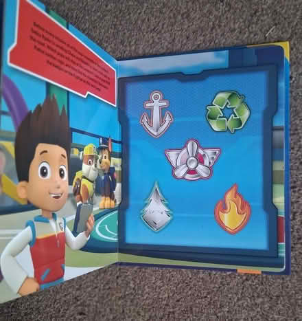 Photo of free Paw Patrol Book and figures (Wickford SS12) #3
