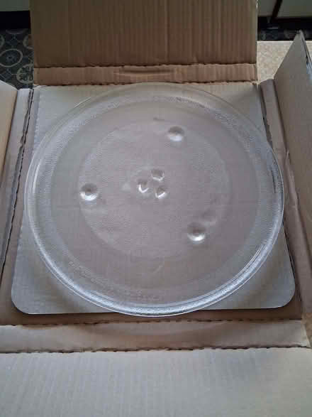 Photo of free Microwave glass plate/ turntable (Northcourt OX14) #1