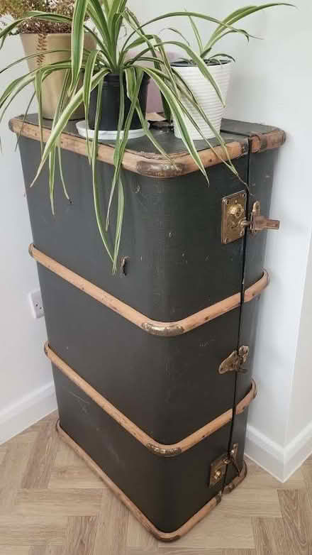 Photo of free Old trunk (Rode Manor BA11) #1