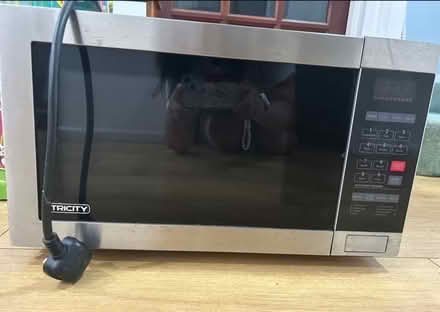 Photo of free Microwave (Potters Bar EN6) #1