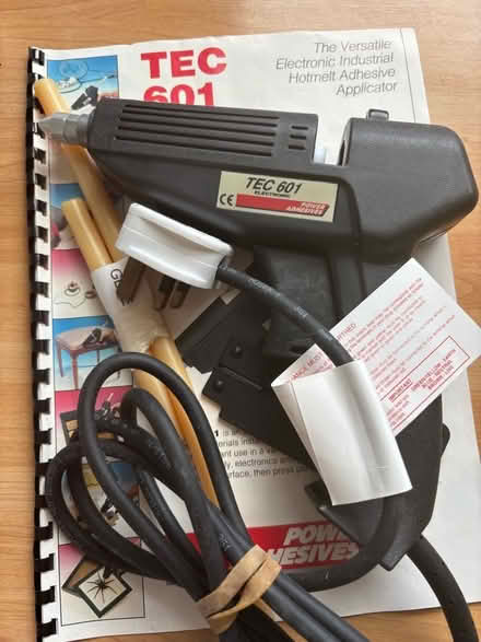 Photo of free Glue gun (Cippenham SL1) #1