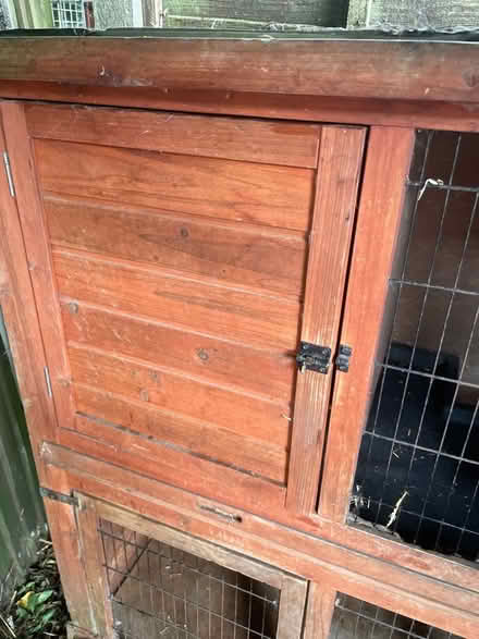 Photo of free Tired but useable rabbit hutch (WN7) #2