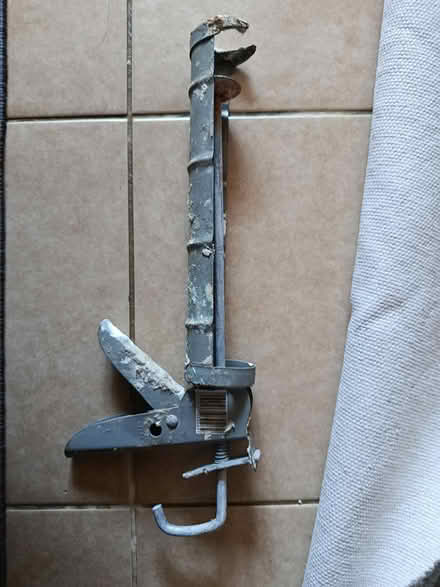 Photo of free Sealant gun (OX3 Wood Farm) #1