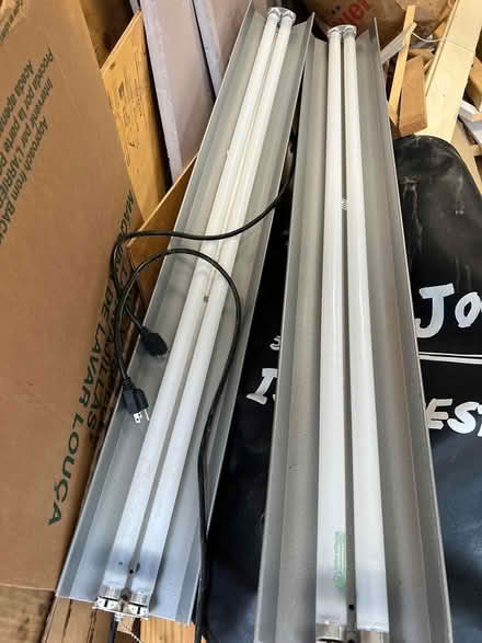 Photo of free flourescent shop lights(2) (New Hudson) #1