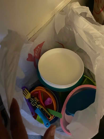 Photo of free Several kids dishes (Carle place/westbury) #1