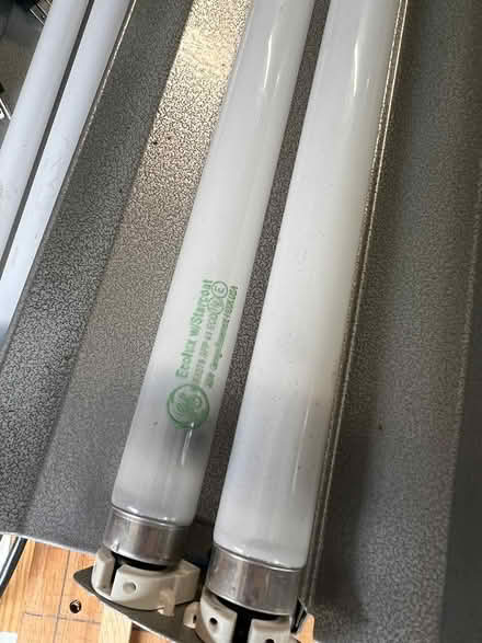 Photo of free flourescent shop lights(2) (New Hudson) #2