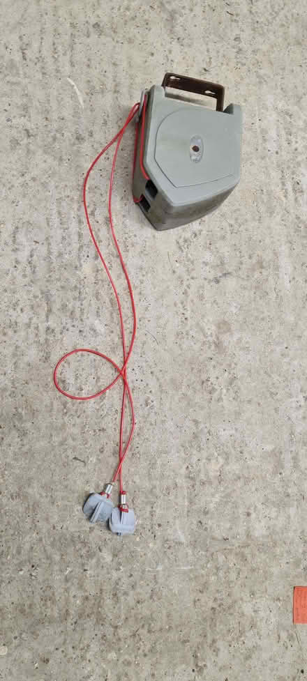 Photo of free Retractable clothes line (Binfield Heath RG9) #1