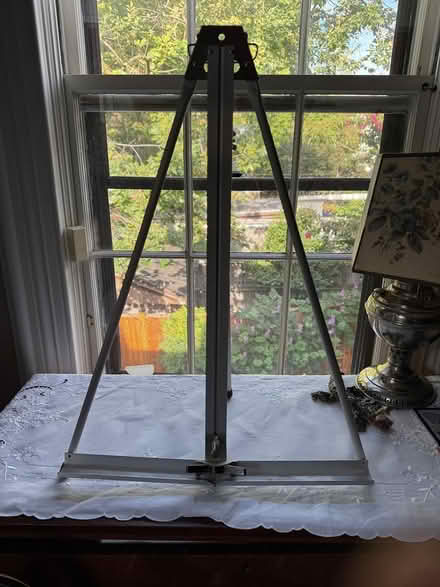 Photo of free Table top easel (Capitol Hill 20003) #1