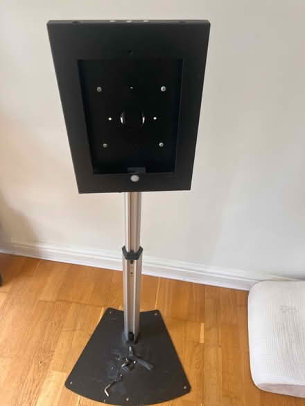 Photo of free iPad stand (Watford WD18 (Byewaters)) #3
