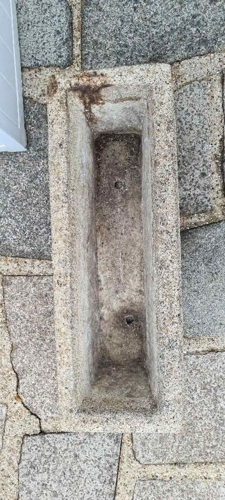 Photo of free Garden planter (Beckenham BR3) #3