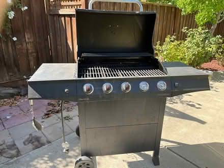 Photo of free Char-Broil BBQ (Lindenwood) #3
