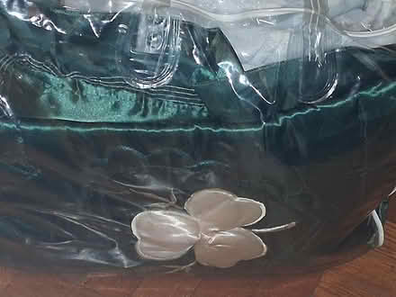 Photo of free Qn Sz Emerald Green/Ivory Bedspread (Upper Bronx NE/Lower Yonkers) #1