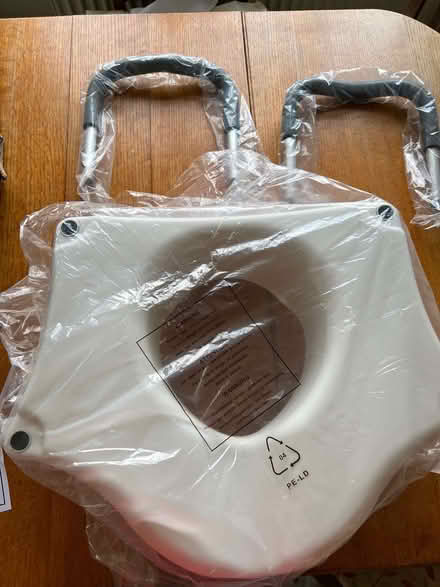 Photo of free CareCo Delux Toilet Seat Raiser (Tinkersley DE4) #2