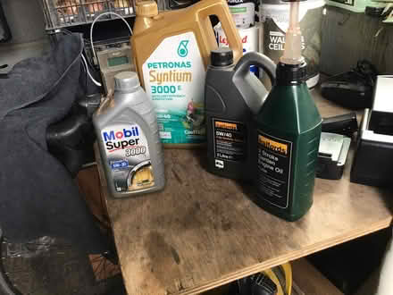 Photo of free Engine oils (Tolworth KT5) #1
