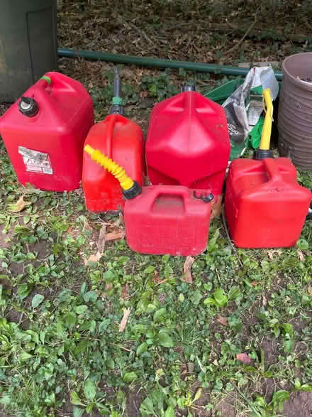 Photo of free 5 gas cans (Metuchen NJ) #1