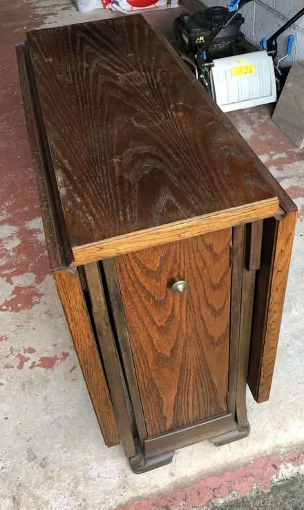 Photo of free Old fashioned, heavy dining room table (Morley LS27) #2