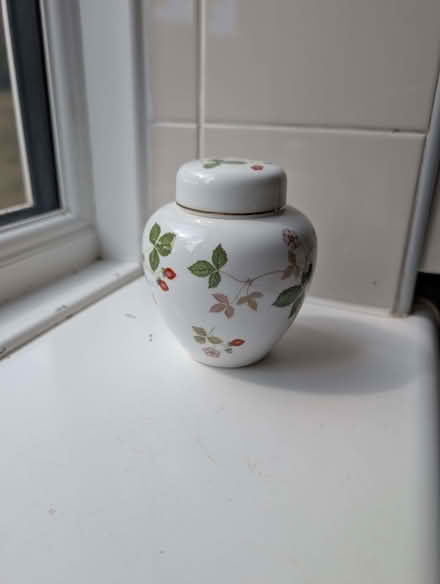 Photo of free Wedgewood ornament (Broughton MK10) #1