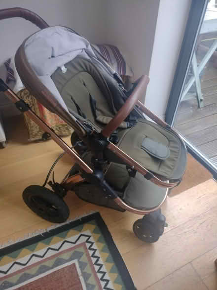 Photo of free Mamia buggy - birth to 22kg (Hanwell W7) #3