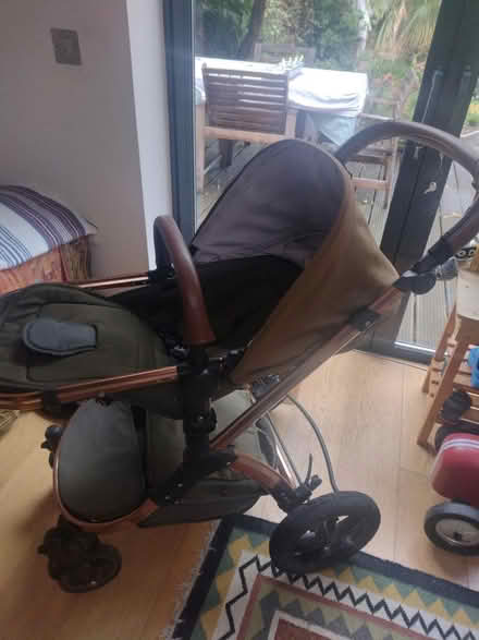 Photo of free Mamia buggy - birth to 22kg (Hanwell W7) #1