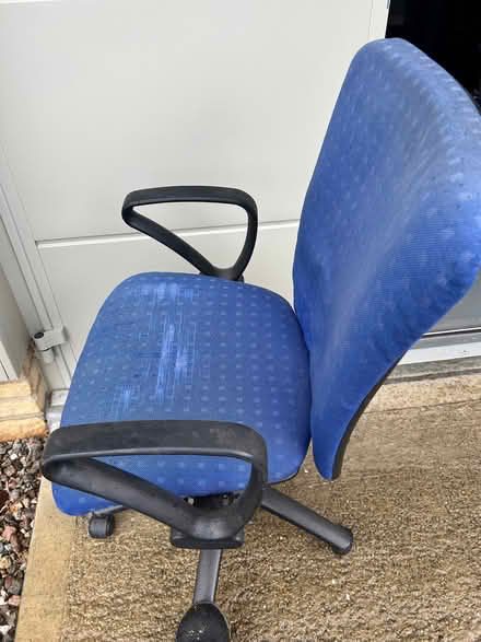 Photo of free Office chair (Kingsclere RG20) #2