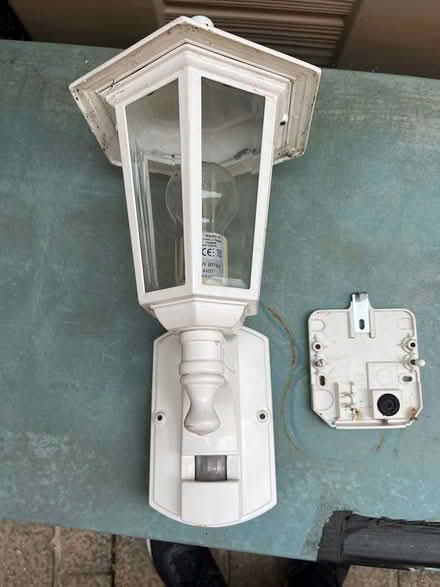 Photo of free outside lights (Kingswinford) #2