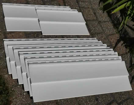 Photo of free white vinyl siding short pieces 28" (Viewmount/Merivale area) #1