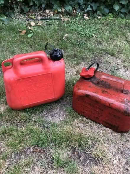 Photo of free 2 fuel cans (Rowlands Castle PO9) #1