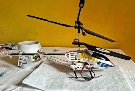 Photo of free Model helicopter, not working (Plumstead SE18) #1