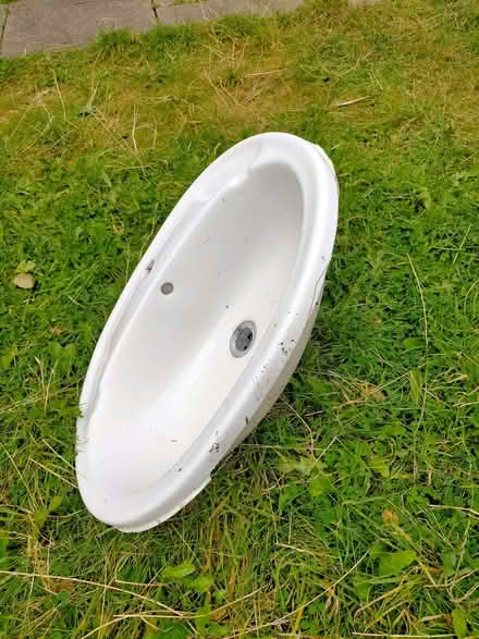 Photo of free Ceramic bathroom vanity basin (Heald Green SK8) #3