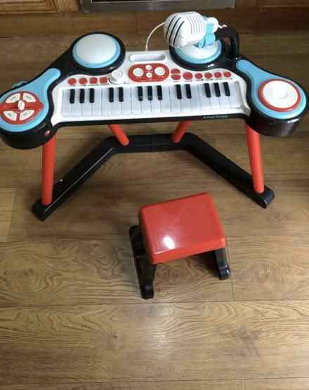 Photo of free Child's Keyboard & Stool (Selsdon CR2) #4