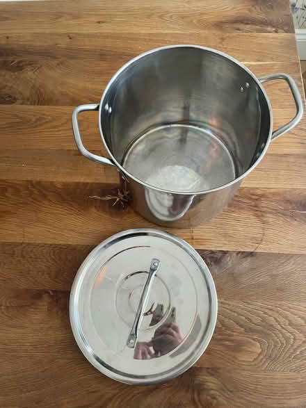 Photo of free large saucepan with lid (Colchester CO1) #2