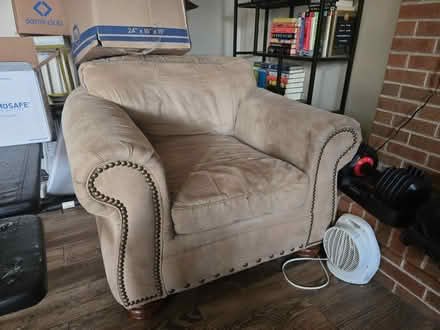 Photo of free Pull out sofa & chair combo (Near woodmen & union) #4