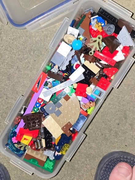Photo of free Small box of Lego bits and pieces (Kemsing TN15) #1