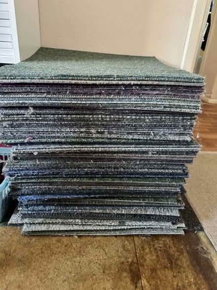 Photo of free Carpet tiles (LU5 5HX) #1