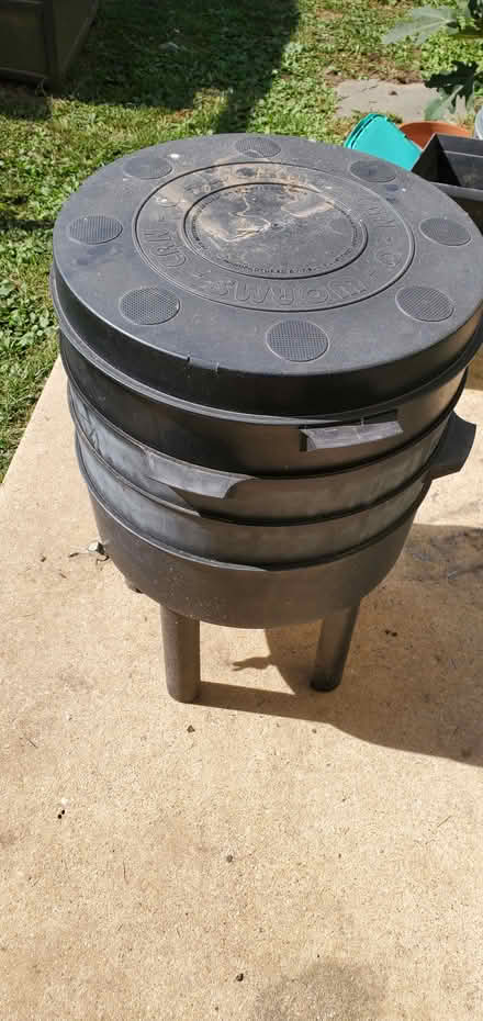 Photo of free Can-o-worms worm composting system (Malvern) #1