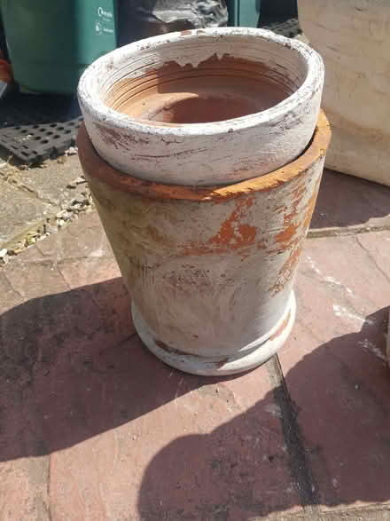 Photo of free Garden Urn (Staines-upon-Thames TW18) #3