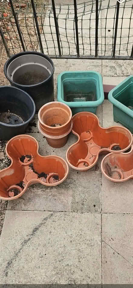 Photo of free Garden pots (Charlton Kings GL53) #1