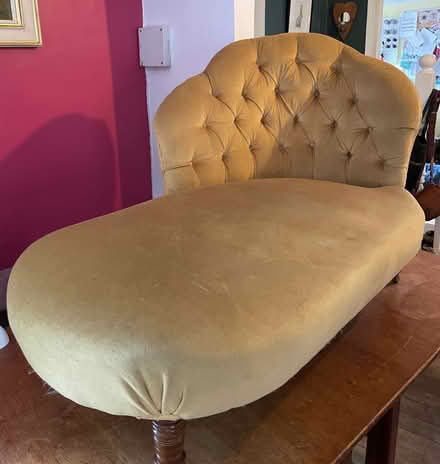 Photo of free Small chaise ready for some tlc (Ham TW10) #1