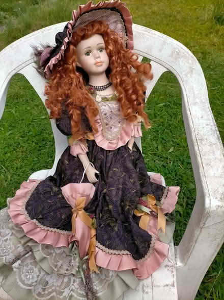 Photo of free Genuine porcelain doll (broken parts) (Heald Green SK8) #2