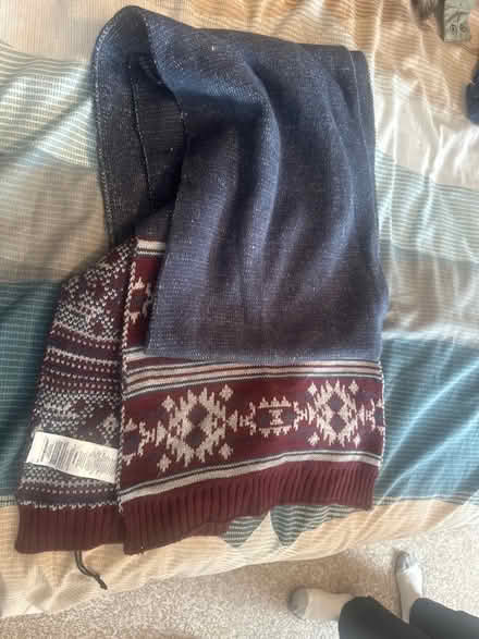 Photo of free Men’s Jack Jones scarf (Liverpool L7) #1