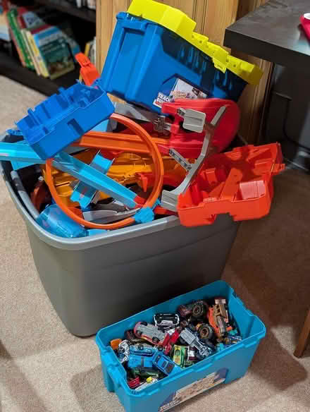 Photo of free Hot wheels cars and tracks (Carson Grove) #1