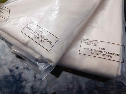 Photo of free Single bed sheet & duvet cover (Oxford OX3) #1