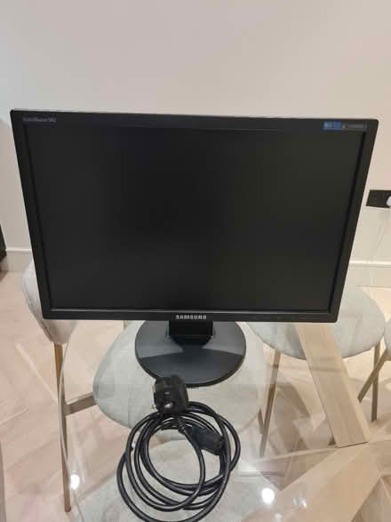 Photo of free Computer monitor (London fields, E8) #1